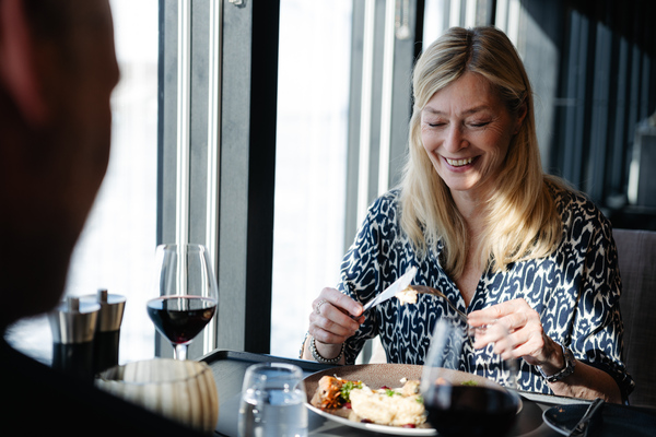 HX Hurtigruten Expeditions MS Fridtjof Nansen Lindstrøm Lifestyle 6 ©Tuan Lam Atomic Pixel.jpg
